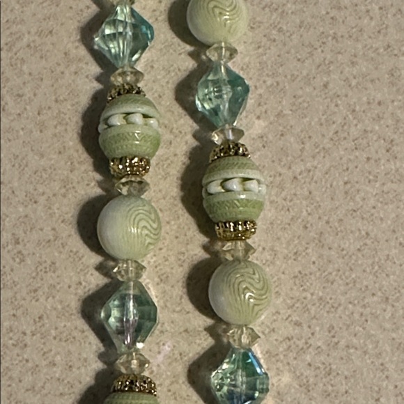 Vintage W Germany Green/Gold tone faceted Beaded Necklace and Earring Set(802) - Picture 6 of 11